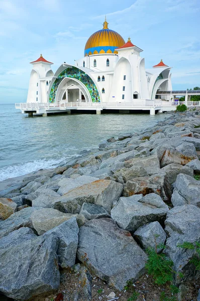Ranní Pohled Malacca Straits Mosque Masjid Selat Melaka Mešita Nachází — Stock fotografie