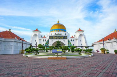 Sabah görünümü Malacca Straits Camii (Mescid Selat Melaka), insan yapımı Malacca adada Malacca kasaba, Malezya yakınında bulunan bir cami olduğunu
