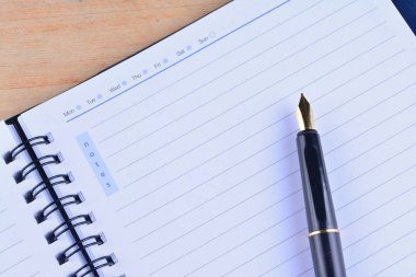 Defter ile dolma kalem ahşap tablo