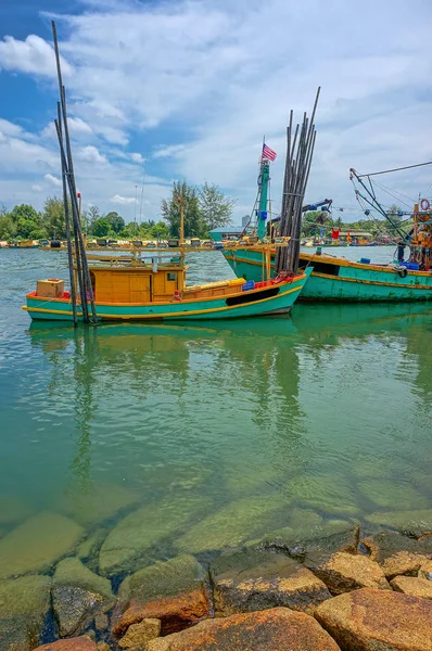 Bateaux Pêche Sur Fond Naturel — Photo