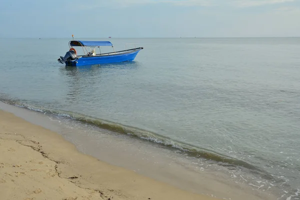 Barco Pescador Con Fondo Atardecer —  Fotos de Stock