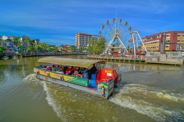 Malacca Malaysia Januar 2016 Kreuzfahrtschiff Fährt Auf Dem Malacca Fluss — Stockfoto