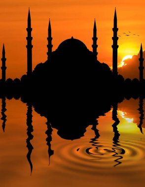 Güneş battığında Camii silüeti
