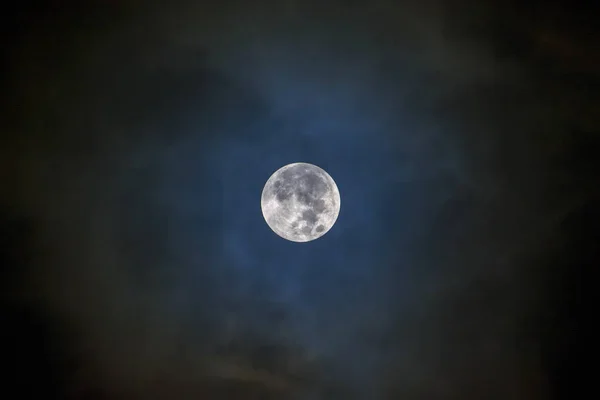 Lua Cheia Céu Azul Escuro — Fotografia de Stock