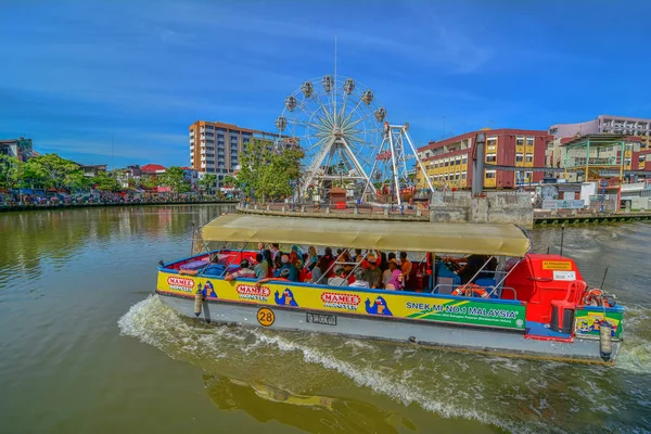 Malacca Malaysia Januar 2016 Kreuzfahrtschiff Fährt Auf Dem Malacca Fluss — Stockfoto