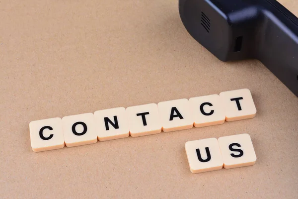 Neem Contact Met Ons Concept Telefoon Met Het Woord Contact — Stockfoto