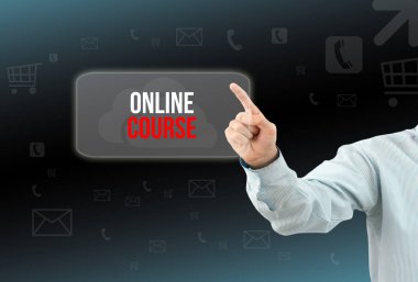 İş adamı hayali bir ekranda bir düğmeye dokunun. Online Educa