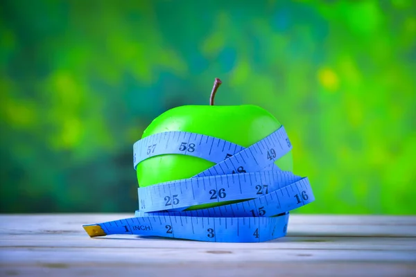 Pomme Verte Avec Ruban Mesurer Dans Concept Régime Sain Équilibré — Photo