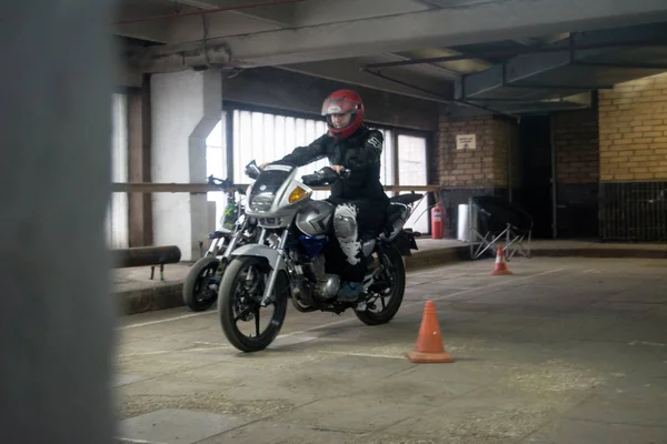Rusya Moskova motosiklet okulu