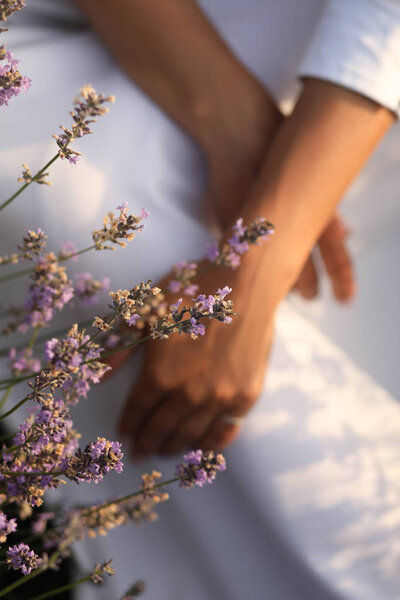 Cropped Image Woman White Dress Violet Lavender Flowers — Stock Photo, Image
