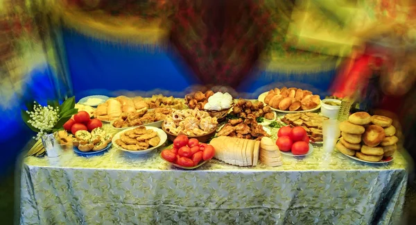 Festival dekorasyon çeşitli geleneksel Ukrayna yemeği 