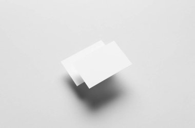 Kartvizit Mock-Up (85x55mm) - iki kartları örtüşen yüzen