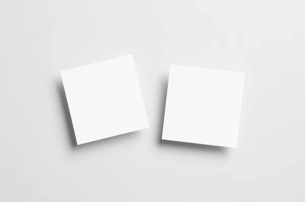正方形のチラシ 招待モックアップ つのフローティングのチラシ — ストック写真