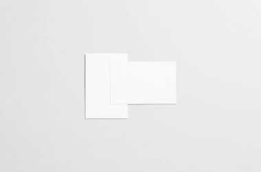 Kartvizit Mock-Up (85x55mm) - iki örtüşen kart