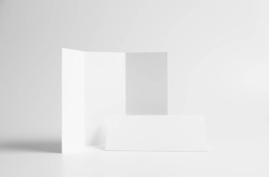 A4 Üç katlı / rulo kat broşürü Mock-Up. Sorunsuz arka plan.
