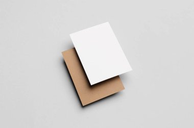 Kraft ve beyaz A6 el ilanı / kart / davet Mock-Up