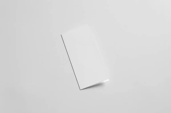二つ折り つ折りパンフレット モックアップ フロント — ストック写真