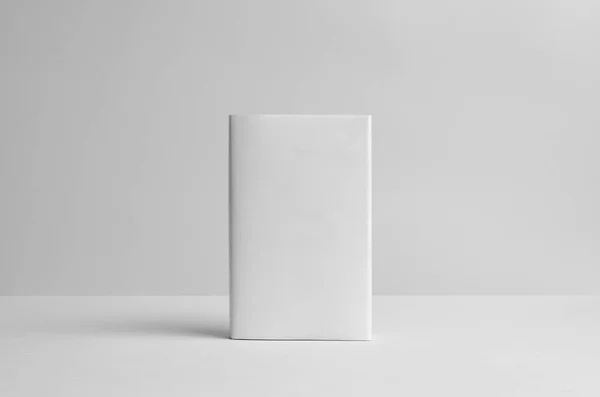 Ciltli kitap Mock-Up-toz ceket. Açık. Duvar arka plan