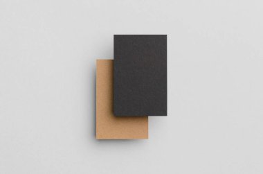 Siyah ve Kraft kartvizit Mock-Up (85x55mm)