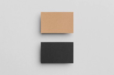 Siyah ve Kraft kartvizit Mock-Up (85x55mm)