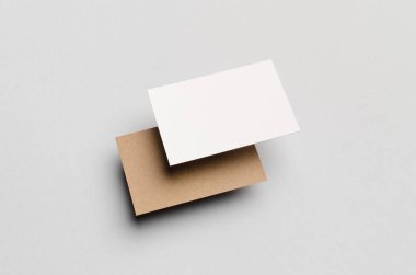 Kraft ve beyaz kartvizit Mock-Up (85x55mm)