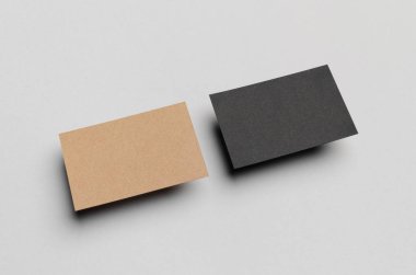 Siyah ve Kraft kartvizit Mock-Up (85x55mm)