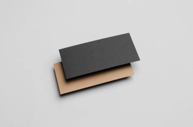 Kraft ve siyah Dl el ilanı Mock-Up