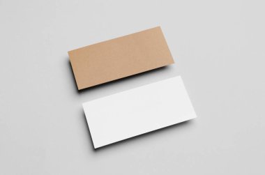 Kraft ve beyaz Dl el ilanı Mock-Up