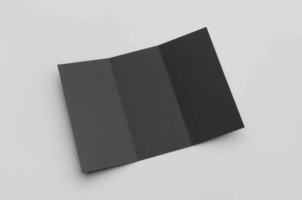 Black Tri Fold Брошури Mock — стокове фото