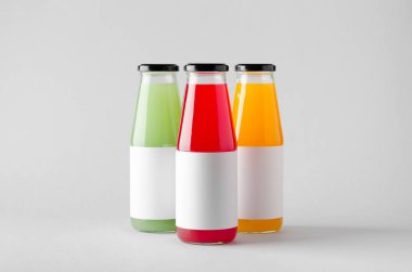 Şişe Mock-Up-üç şişe suyu. Boş etiket