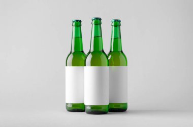 Bira şişe Mock-Up-üç şişe. Boş etiket