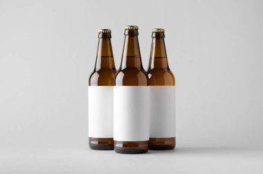 Bira şişe Mock-Up-üç şişe. Boş etiket