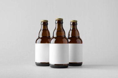 Bira şişe Mock-Up-üç şişe. Boş etiket