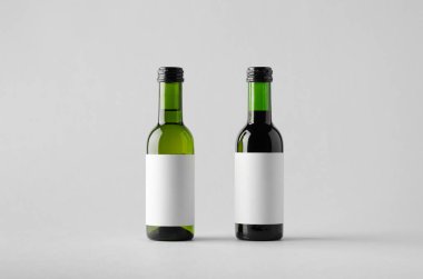 Şarap çeyrek / Mini Mock-Up-iki şişe şişe. Boş etiket