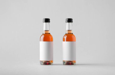 Şarap çeyrek / Mini Mock-Up-iki şişe şişe. Boş etiket