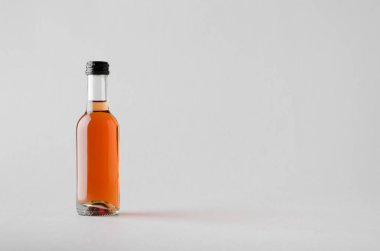 Şarap çeyrek / Mini şişe Mock-Up