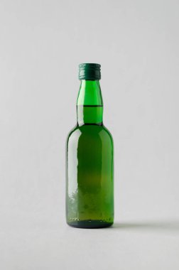 Minyatür ruhları / içki şişesi Mock-Up