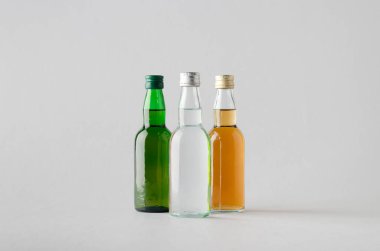 Minyatür ruhları / şişe Mock-Up-üç şişe içki