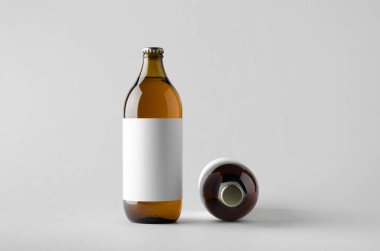 Bira şişe Mock-Up-iki şişe. Boş etiket