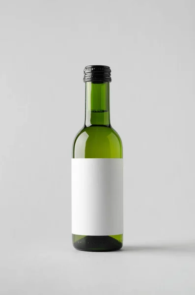 Barrio Vino Mini Botella Mock Etiqueta Blanco —  Fotos de Stock