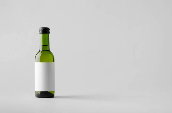 Wijn Kwartaal Mini Fles Mock Blank Label — Stockfoto