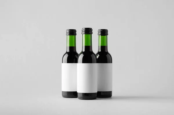 Vin Kvartalet Mini Flaska Mock Tre Flaskor Tom Etikett — Stockfoto