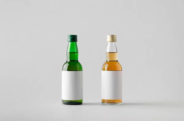 Miniatuur Geesten Fles Mock Twee Flessen Drank Blank Label — Stockfoto