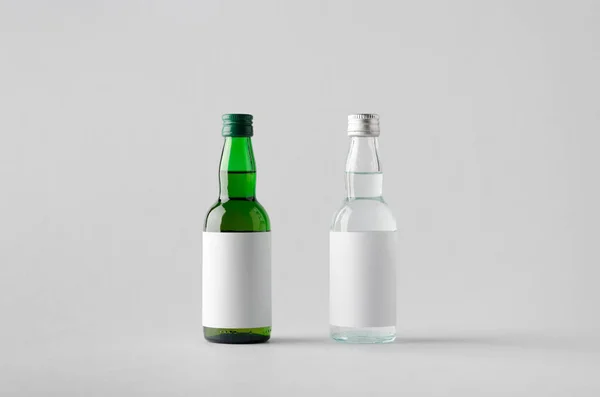 Miniatyr Sprit Vätska Flaska Mock Två Flaskor Tom Etikett — Stockfoto