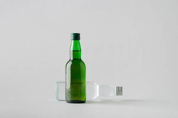 Miniatyr Sprit Vätska Flaska Mock Två Flaskor — Stockfoto