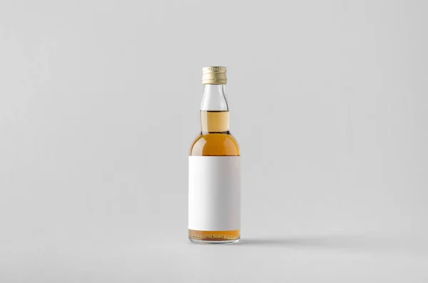 Miniatűr Szesz Liquor Palack Modell Üres Label — Stock Fotó