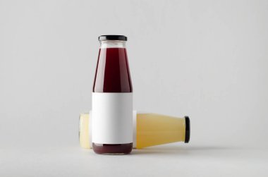 Şişe Mock-Up-iki şişe suyu. Boş etiket