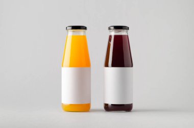 Şişe Mock-Up-iki şişe suyu. Boş etiket