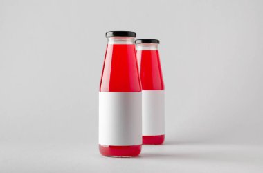 Şişe Mock-Up-iki şişe suyu. Boş etiket