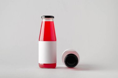 Şişe Mock-Up-iki şişe suyu. Boş etiket